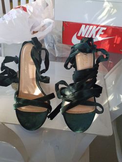 Suede gren shoes Olivia Ferguson