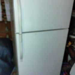 Kenmore Refrigerator 