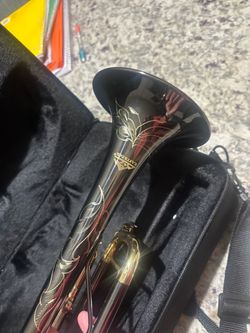 Eastrock Black Trumpet with Case