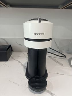 De'Longhi Nespresso Vertuo Next Espresso & Coffee Machine - White/Black