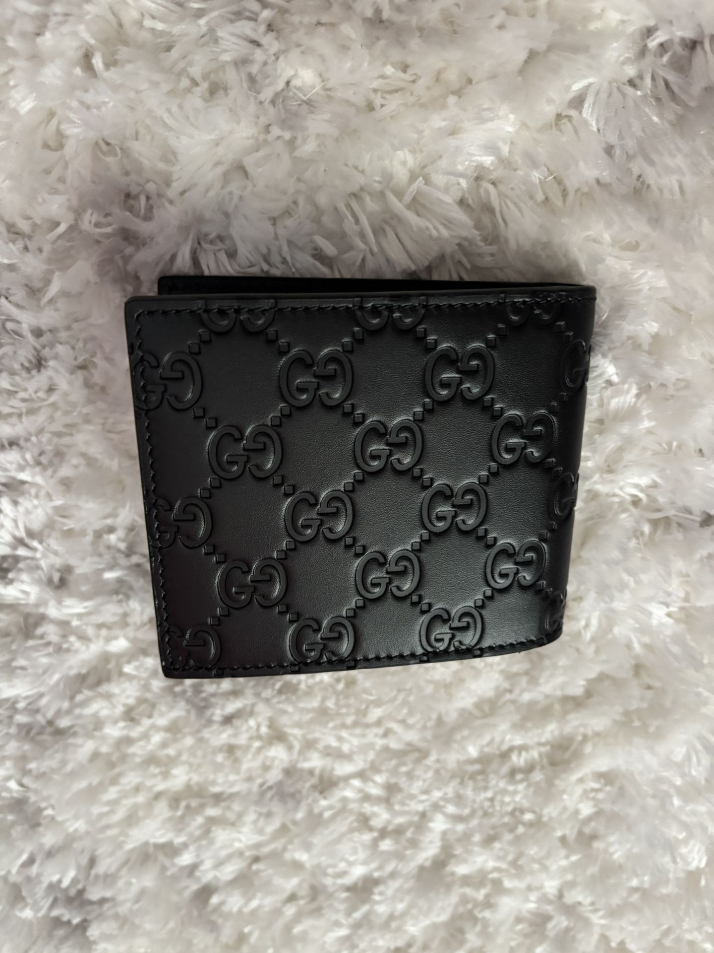 Gucci Signature Men’s Bifold Wallet