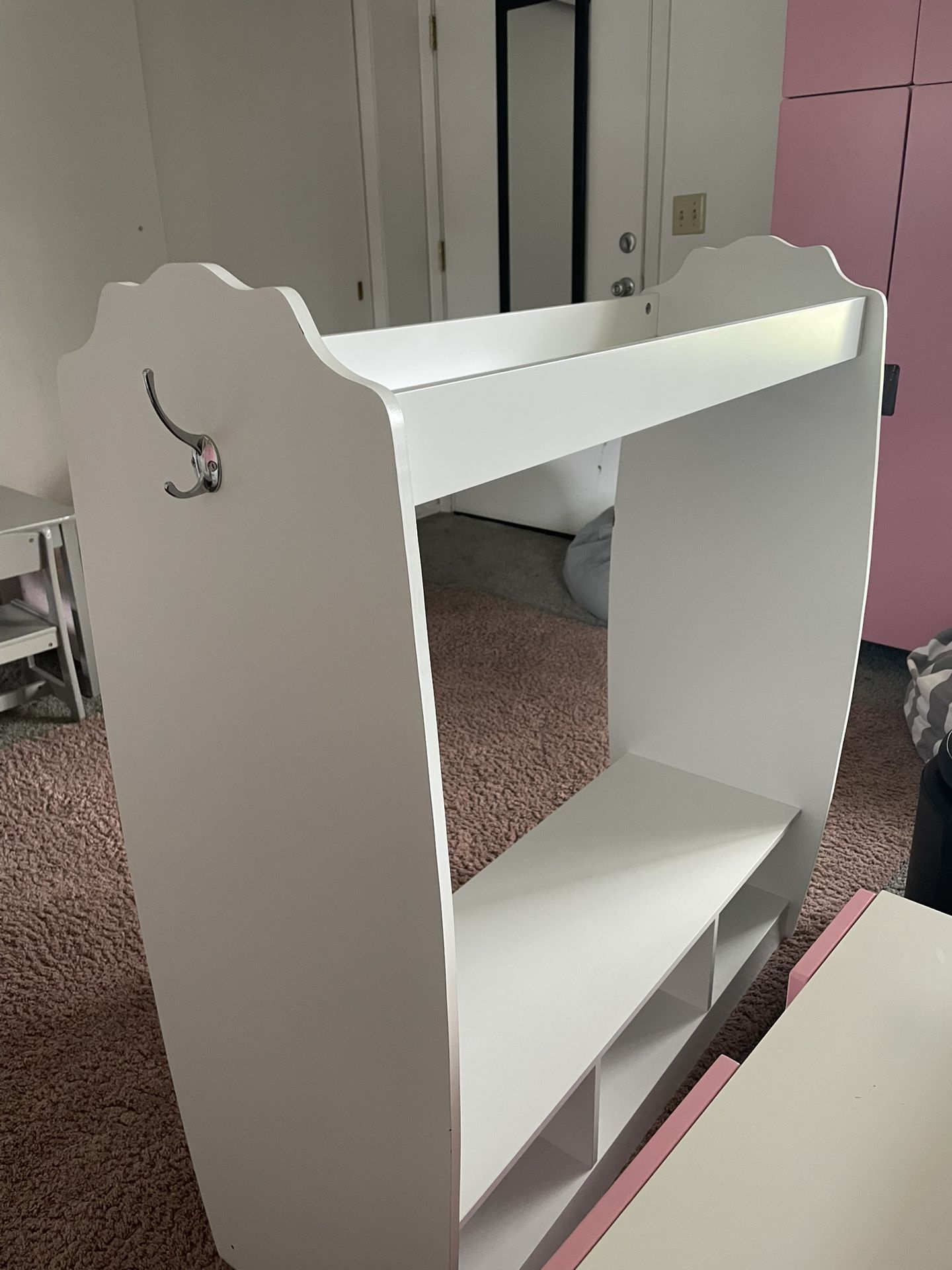Girls Dresser With Mirror