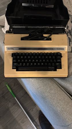 Vintage Type Writer