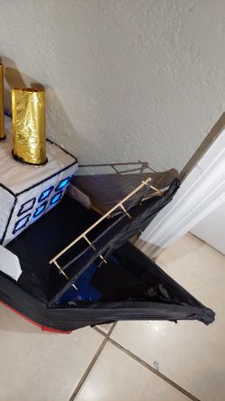 Titanic pin̈ata