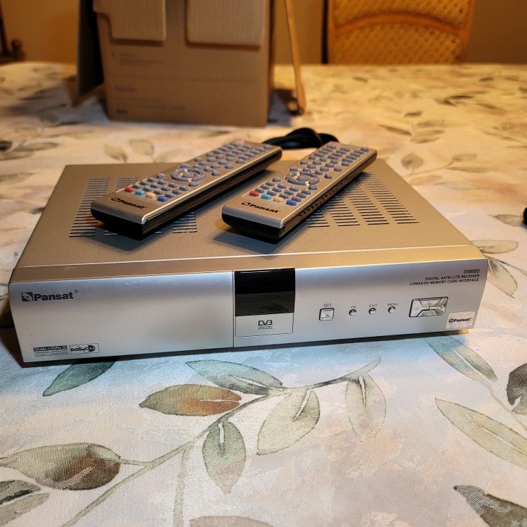 Pansat 3500SD FTA Satellite Receiver w/remotes