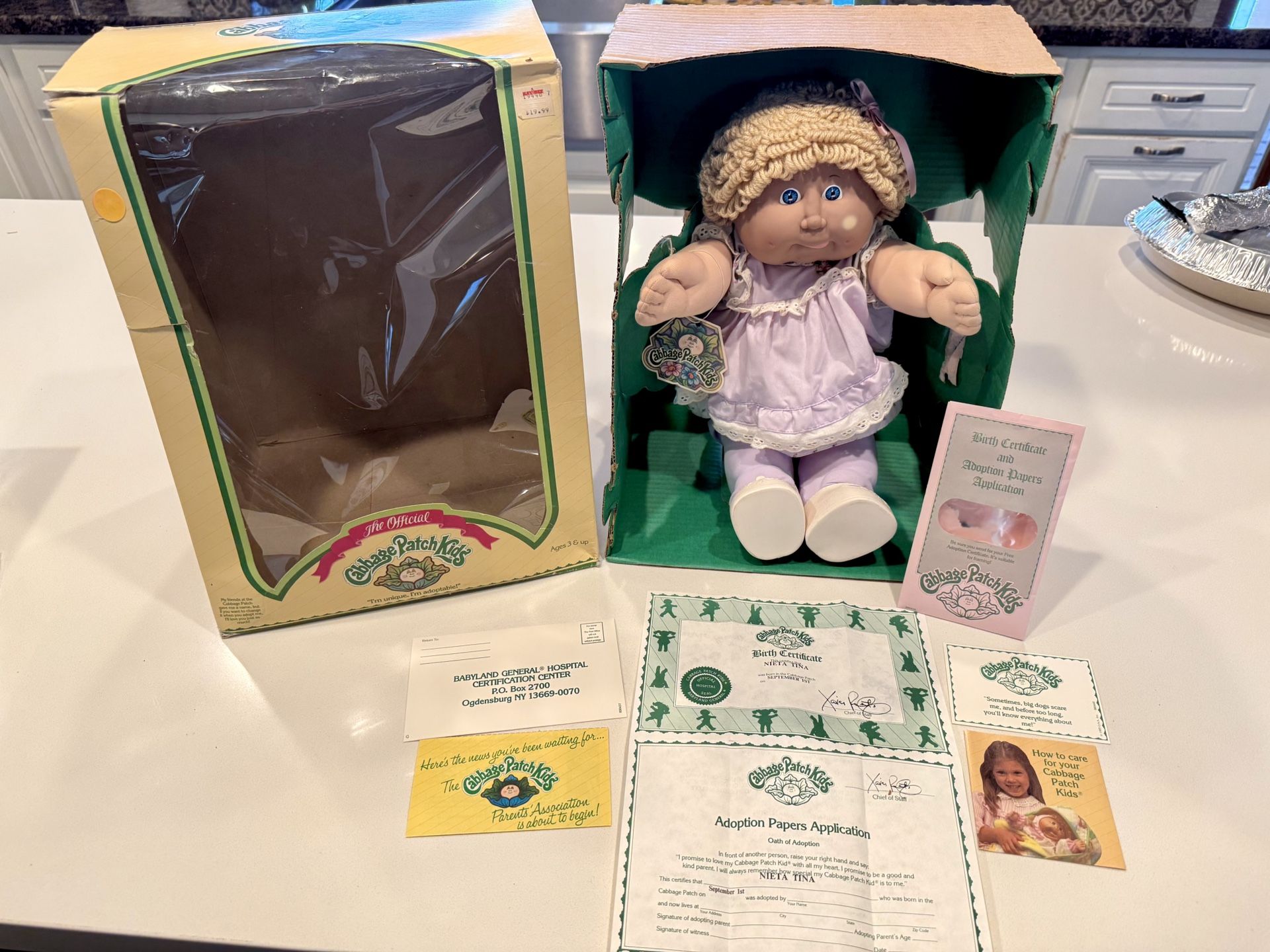 Vintage 1986 CABBAGE PATCH KIDS Doll In Box, Birth Cert, Dress, Nieta Tina