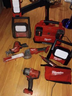 Milwakee M18 $300 TAKE EVERYTHINH