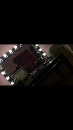Vanity mirror
