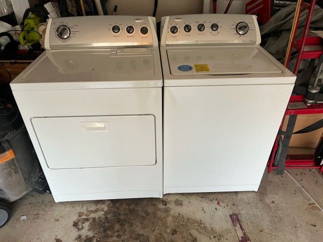 Whirlpool Washer / Dryer ( Electric)