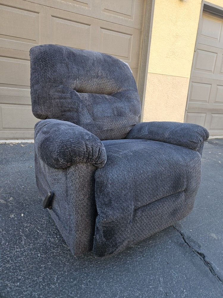 XL ROCKER/360 SWIVEL BASE RECLINER CHAIR