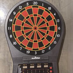 Arachnid Cricket Pro 650 Dart Board + Pro Aluminum Case + Huge Accessory Bundle