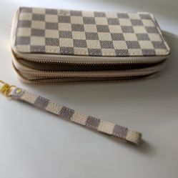 LV Wallet