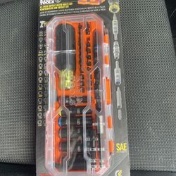 41-PIECE IMPACT-RATED MULTI-BIT SCREWDRIVER AND SOCKET SET