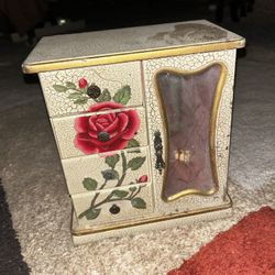 Jewelry box