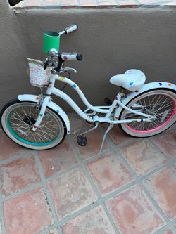 Girls bike with free helmet