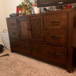 Large Dresser  (need Gone Today) 