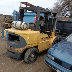 Caterpillar Fork Lift 8000 Lbs