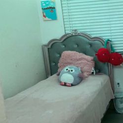 twin Xl bed without mattress 