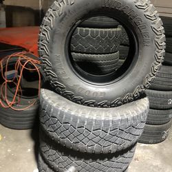 325/65/18 Goodyear a/t