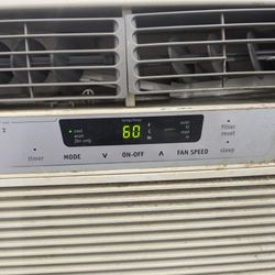 12,000 BTU Window A/C Unit Blows Cold But Needs A CleanUp And A Little TLC