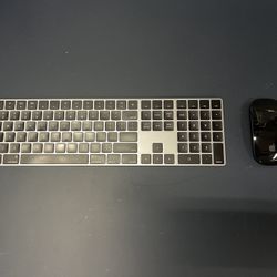 Apple Magic Keyboard & Mouse 