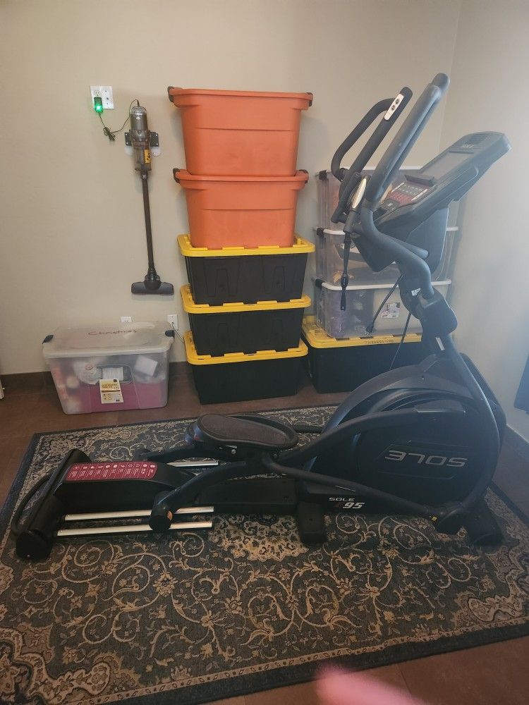 SOLE E95 Elliptical Trainer