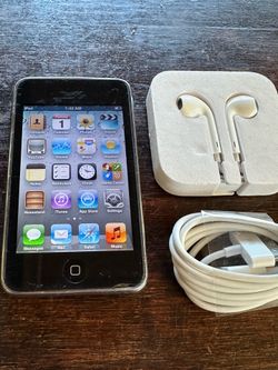 iPod Touch 3rd Generation + Extras