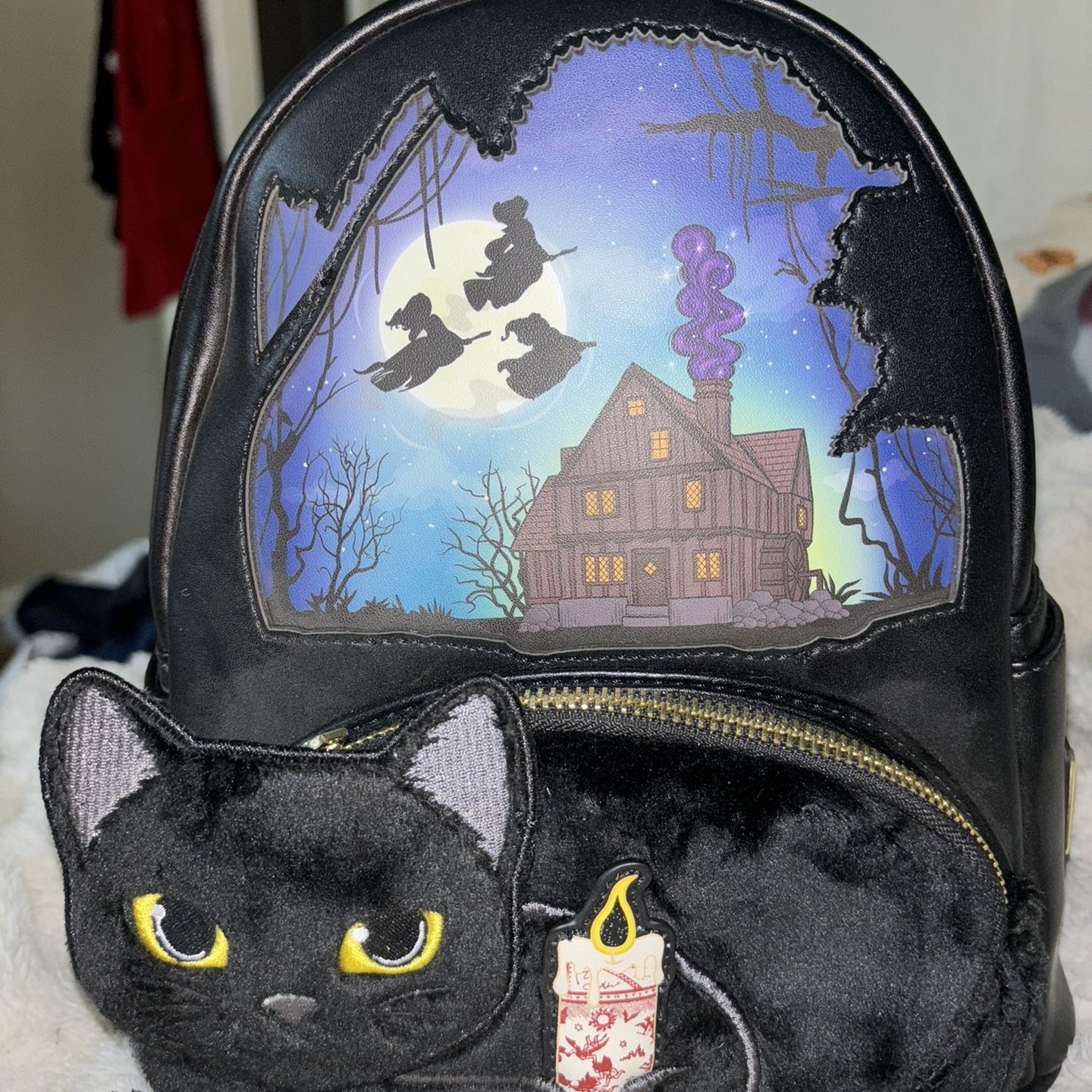 binx loungefly mini backpack Disney Hocus Pocus Dani Wallet Set  LuxeBag century boy named Thackery Binx is transformed into an immortal black cat when he fails to rescue his sister from the Sanderson witches Fun Auctions Live | Just