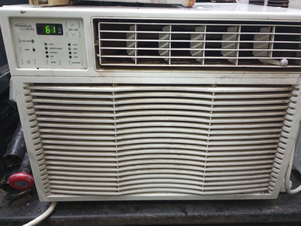 Soleus 12,000 BTU Air Conditioner, Ac, Works Great, $169 , Cool The Whole House!!!