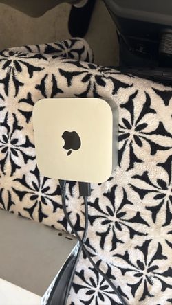 Apple - Mac mini Desktop - Latest Model - M4 chip
