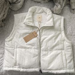 Thread Supply Cropped White Puffer Vest