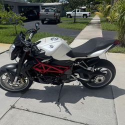 2013 MV Agusta Brutale 1090