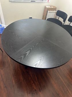 Black dinning table