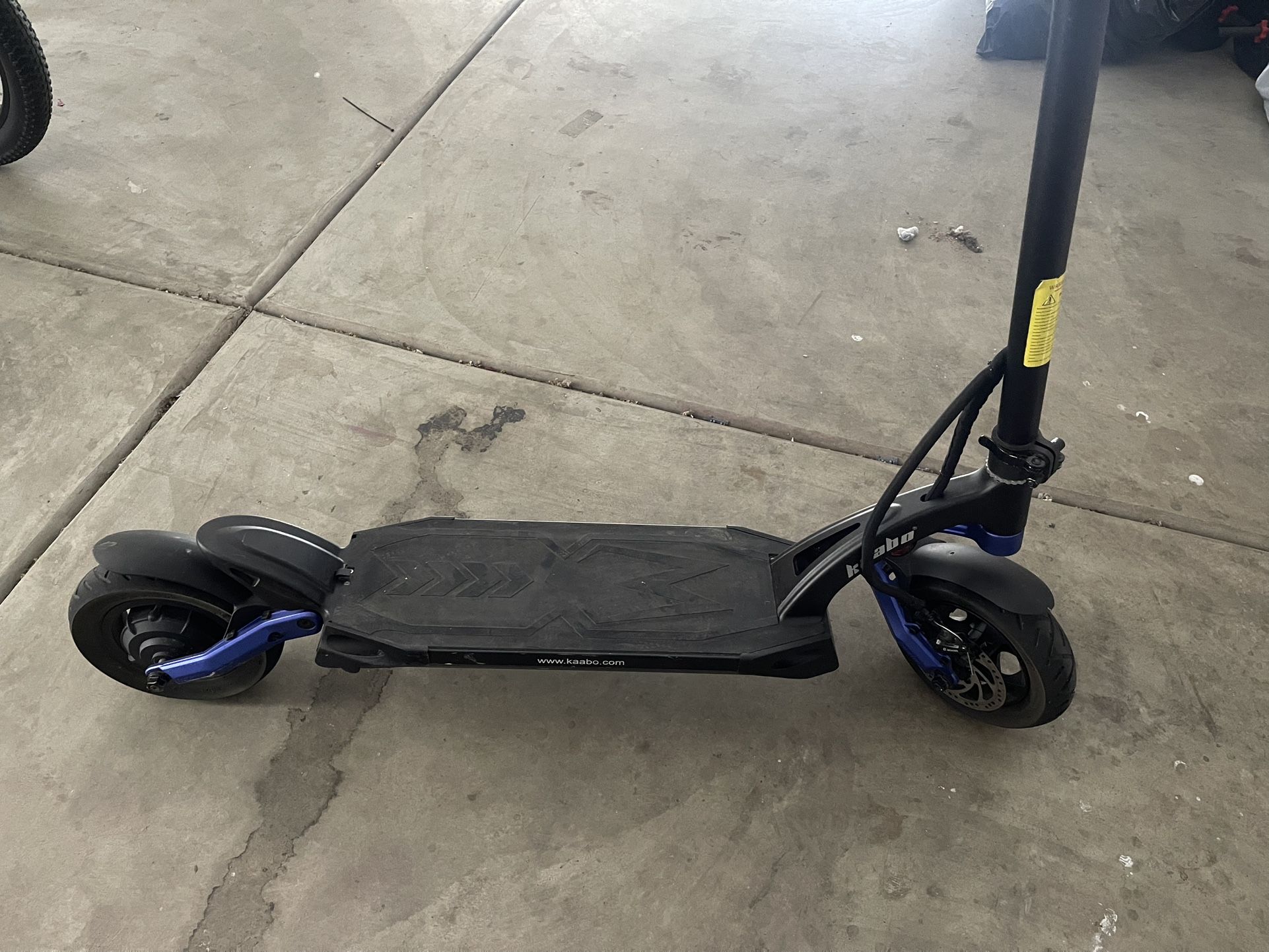 Kaabo Mantis 10 Electric Scooter $300