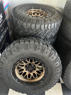 Vendo set de rines nuevos 17x9 de ancho de 6-135 lugs con llantas 315/70/R17 Goodyear por $930 💢🚀