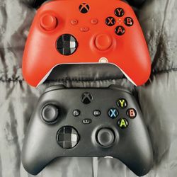 Xbox Wireless Gaming Controller Black Color Play on Xbox, Windows, Android, iOS, VR Headset $40/ea