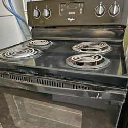 Whirlpool Electric Stove Working Perfectly Fine Very Clean I Can Deliver To You 90 Days Warranty 