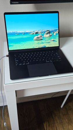 Apple MacBook Air M3 2TB 24 GB
