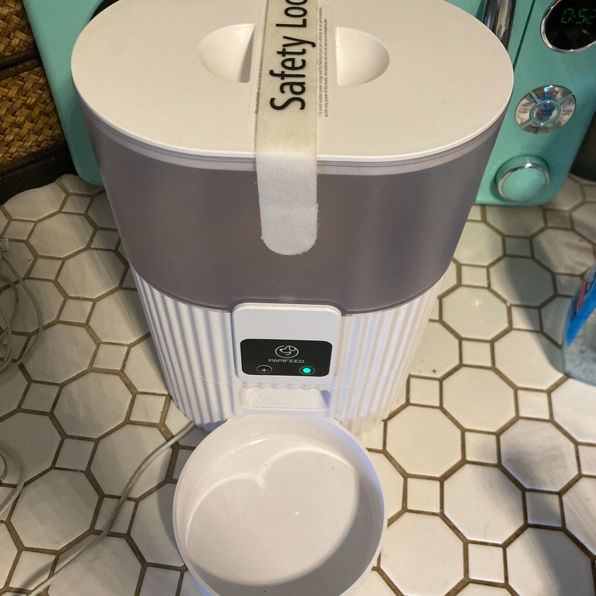 Automatic Pet Feeder