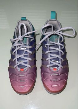 Women’s vapor max sz 7