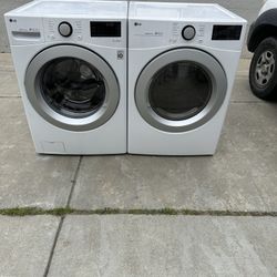 Nice newer LG Washer/Dryer (Electric Dryer + Stackable)