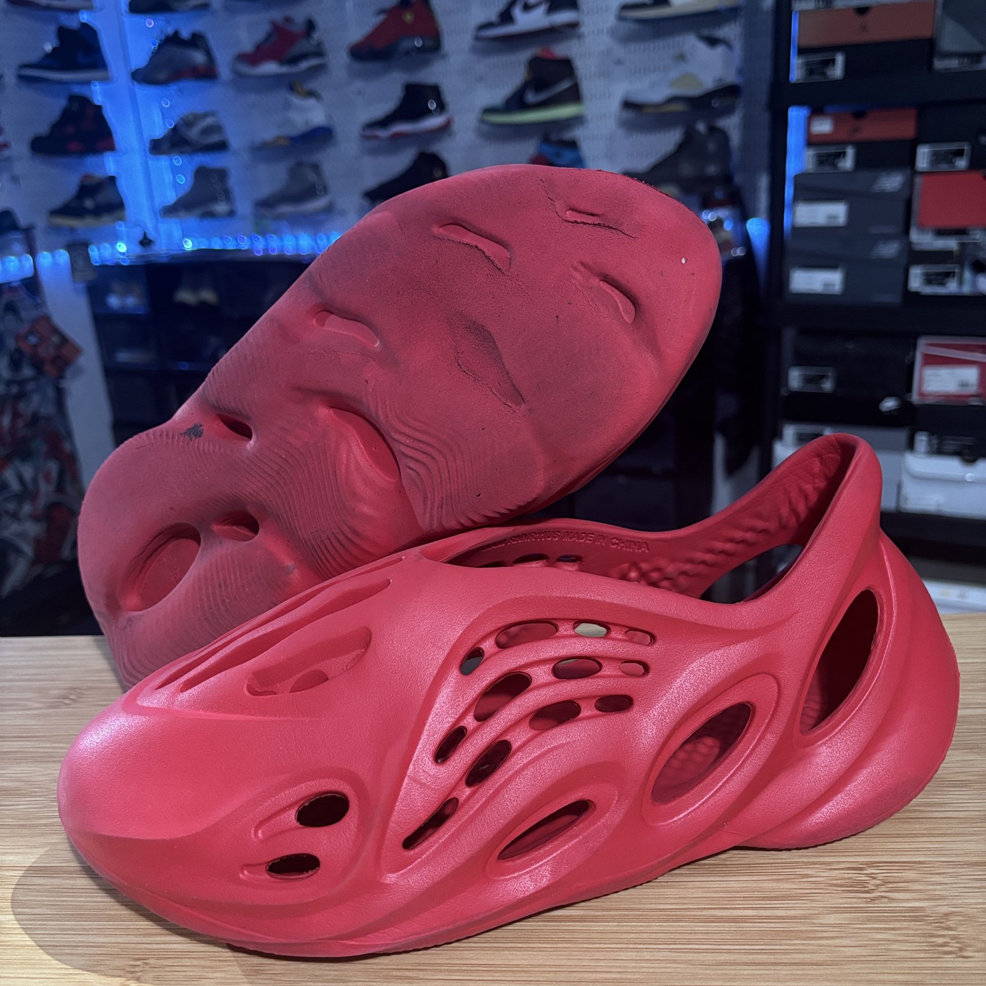 ADIDAS YEEZY FOAM RUNNER VERMILLION RED SIZE 11