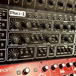  Behringer PRO-1 Analog Desktop Synthesizer