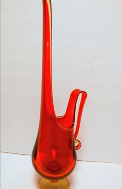 Vintage L.E. Smith Amberina Orange (Amberina) Swung Vase 1962