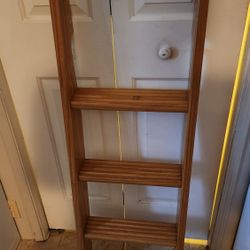 bunk bed ladder. solid well made oak with great hardware