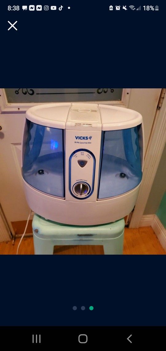 Vicks Hot Humidifier ..size Large..can Put Vicks Vapor Rub On Top To Mist And Breath..like New