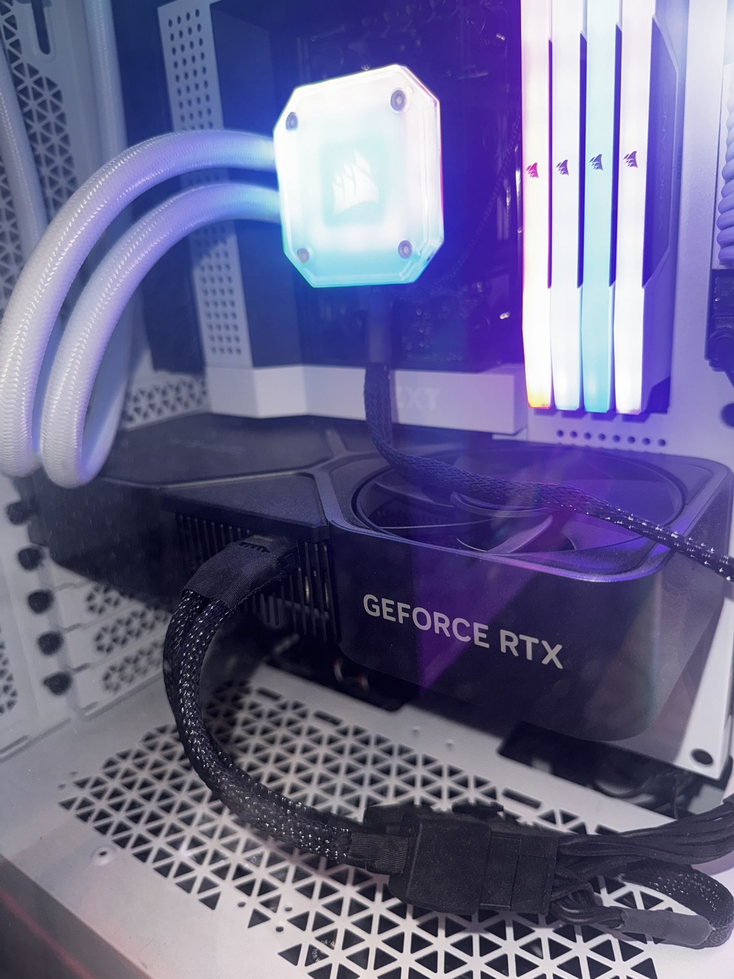 NVIDIA GeForce RTX 4070 Founder's Edition (FE) Graphics Card - Titanium and Black