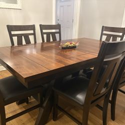 Dinning Room Table 