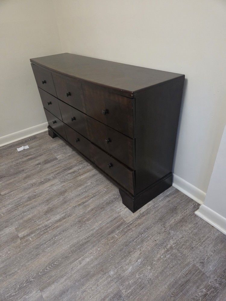 Solid Wood 9-Drawer Dresser – Velvet Lined Top Drawers