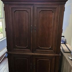 LARGE COMPUTER ARMOIRE 